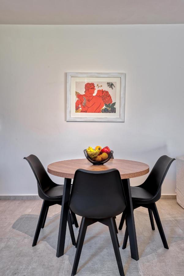 Saronis Suites Saronida 外观 照片