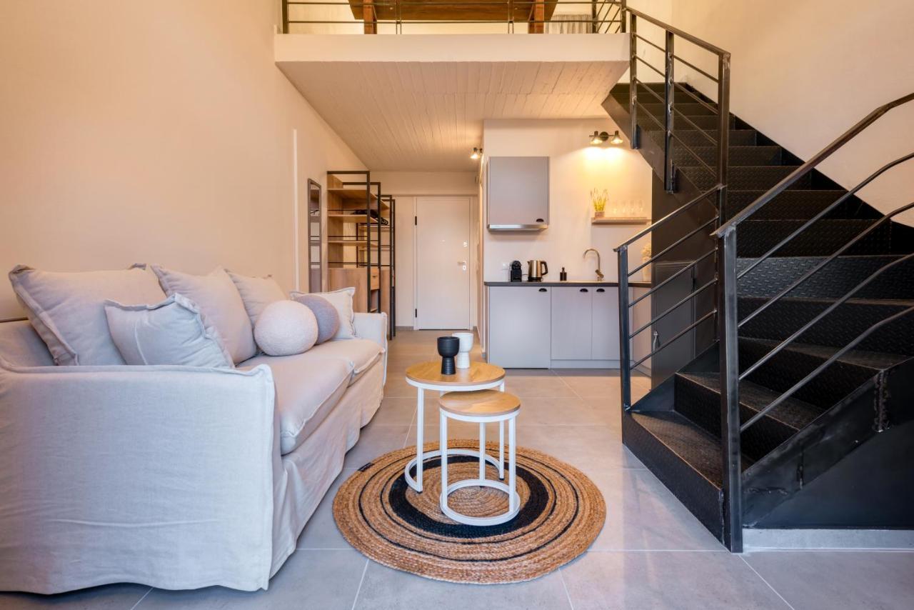 Saronis Suites Saronida 外观 照片