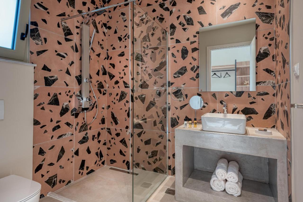 Saronis Suites Saronida 外观 照片