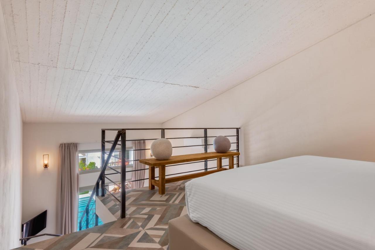 Saronis Suites Saronida 外观 照片