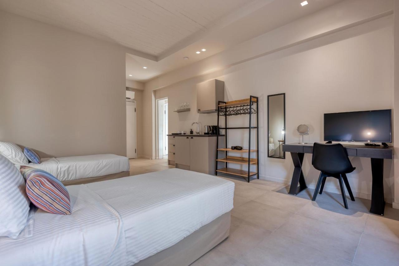 Saronis Suites Saronida 外观 照片