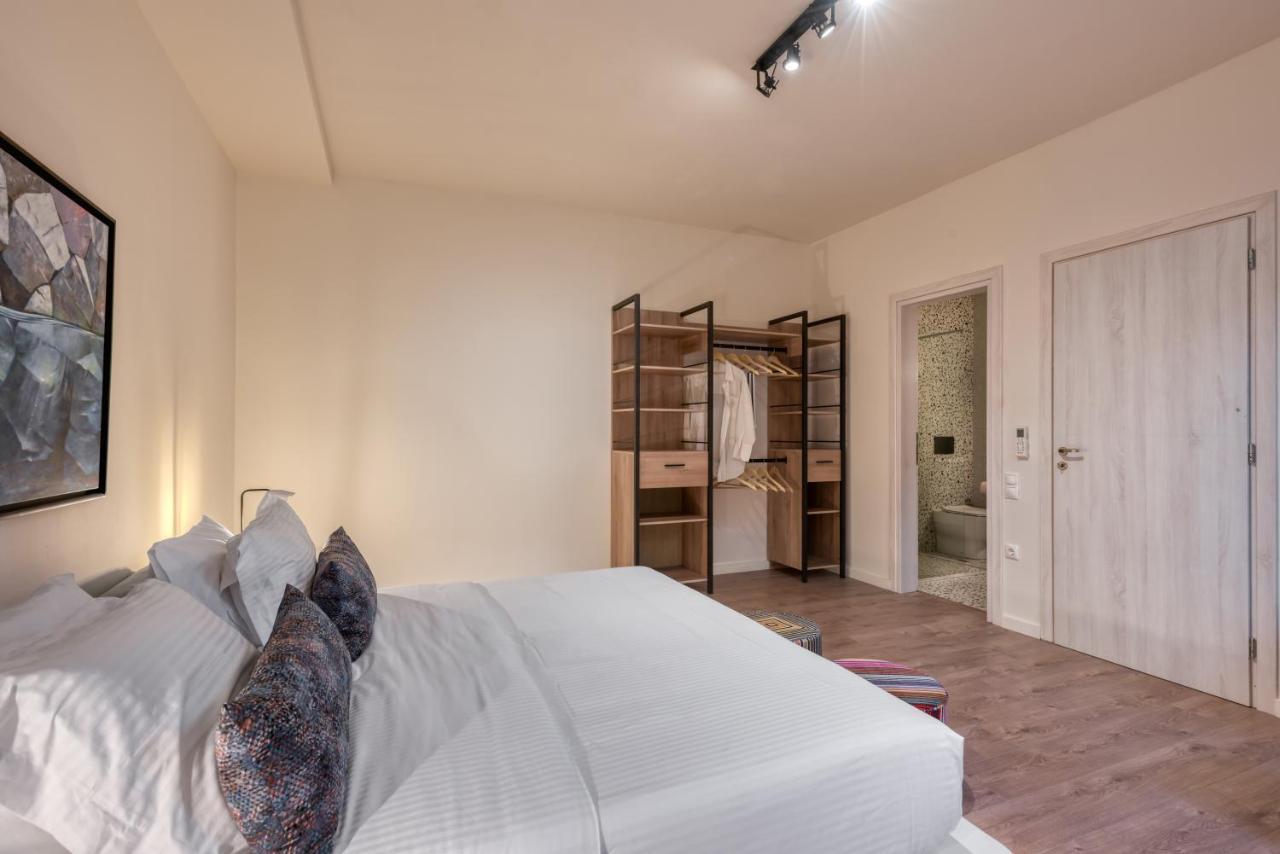 Saronis Suites Saronida 外观 照片