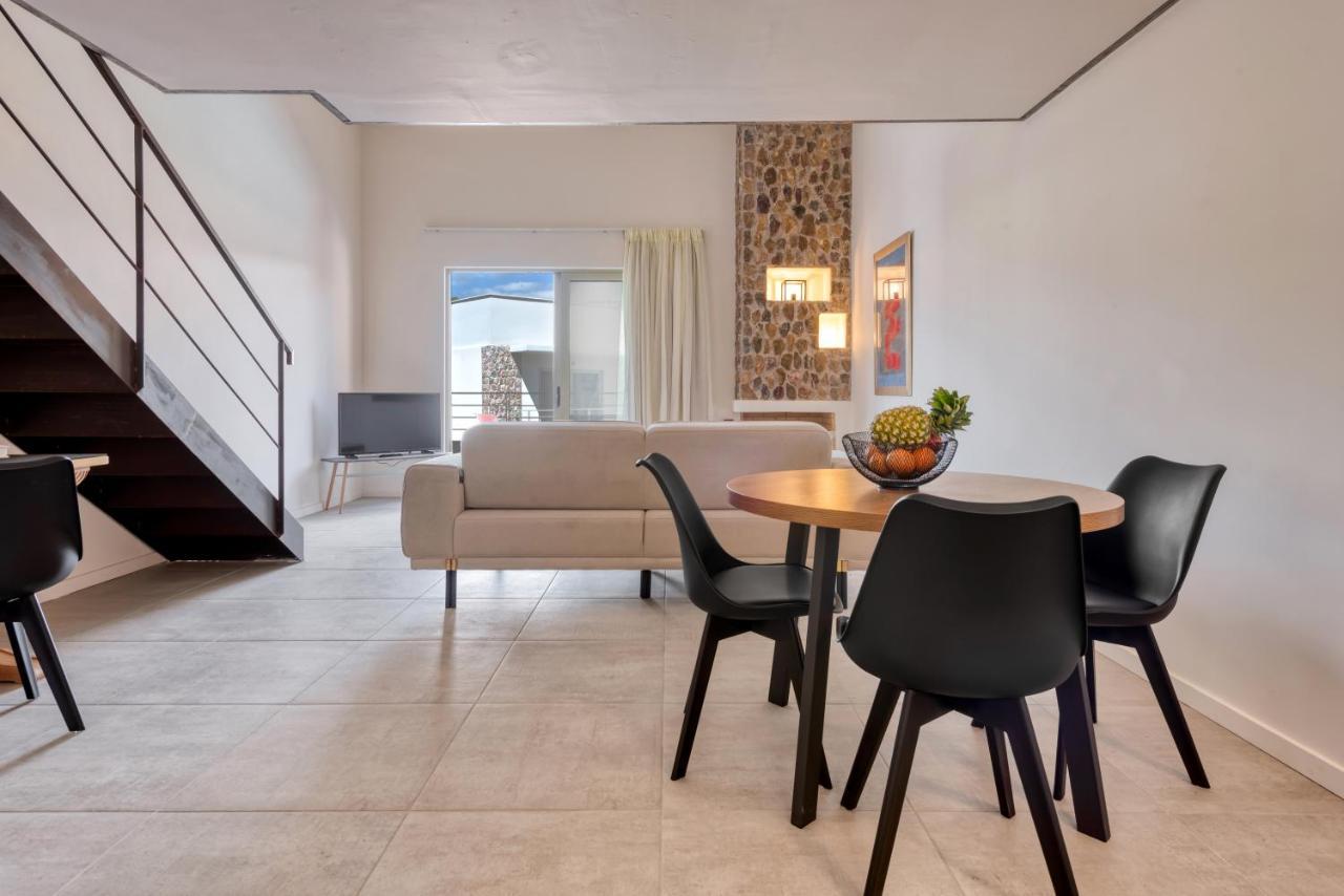 Saronis Suites Saronida 外观 照片