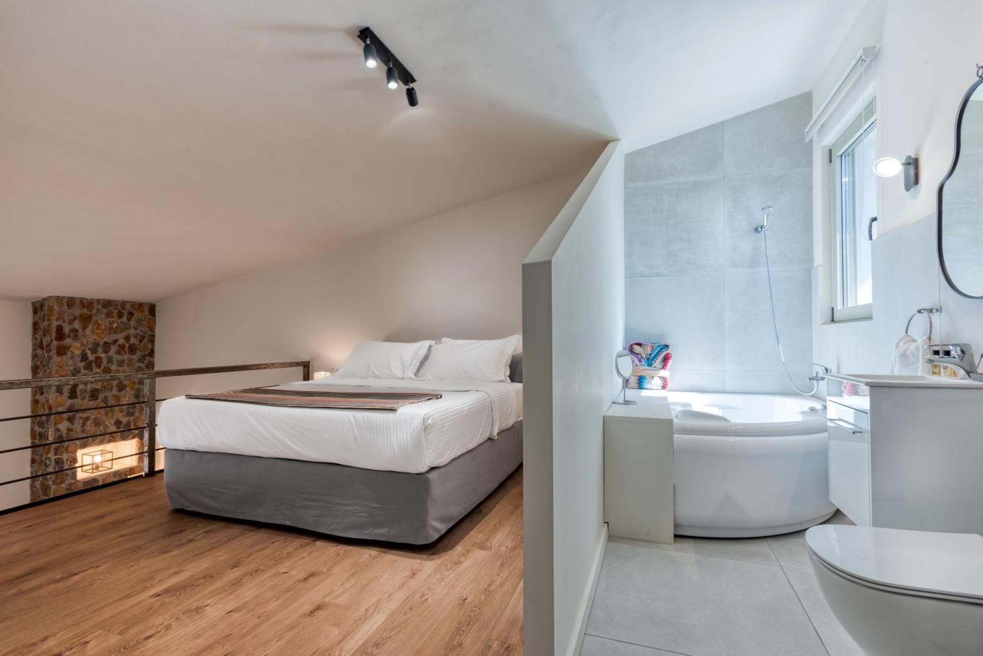 Saronis Suites Saronida 外观 照片