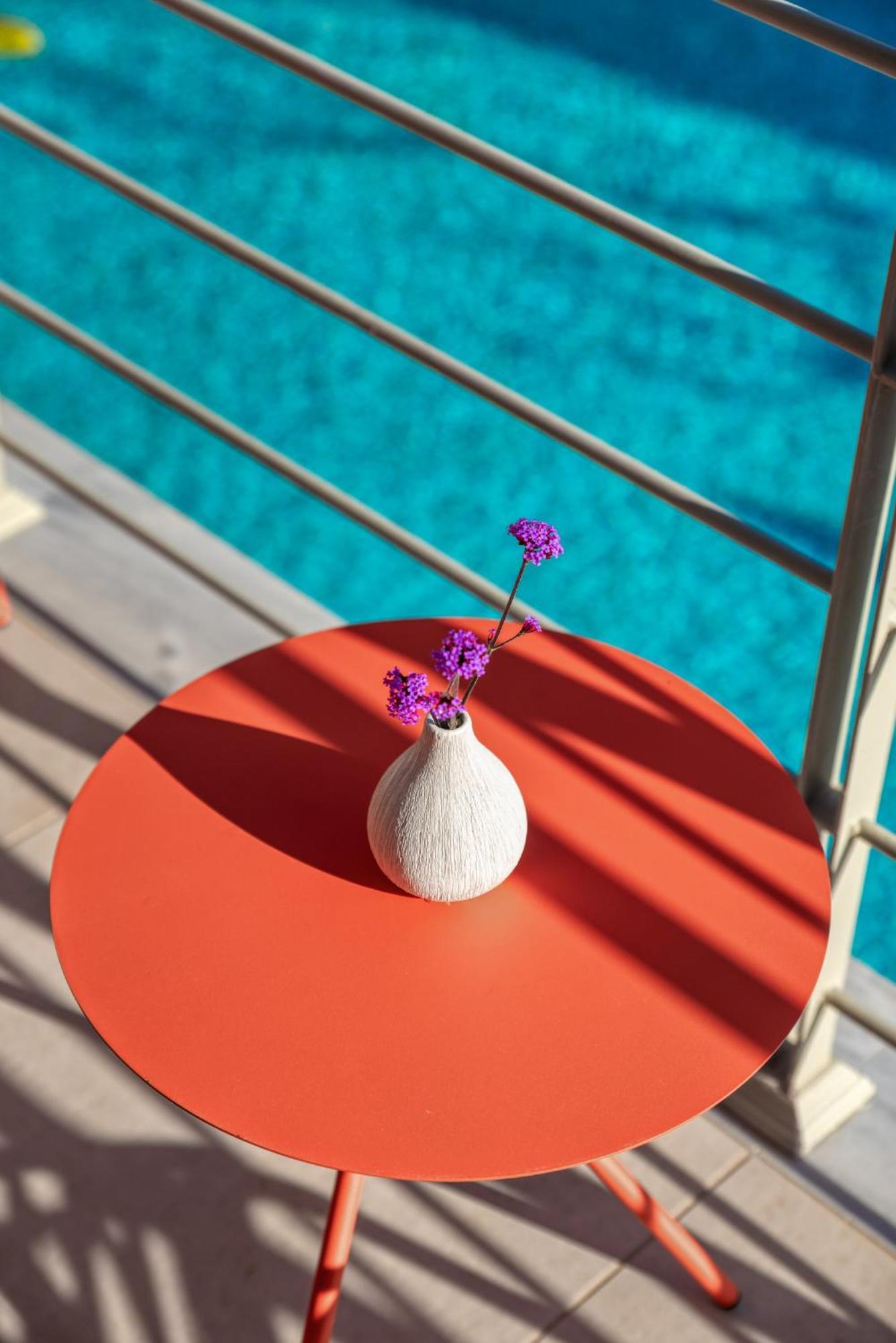 Saronis Suites Saronida 外观 照片