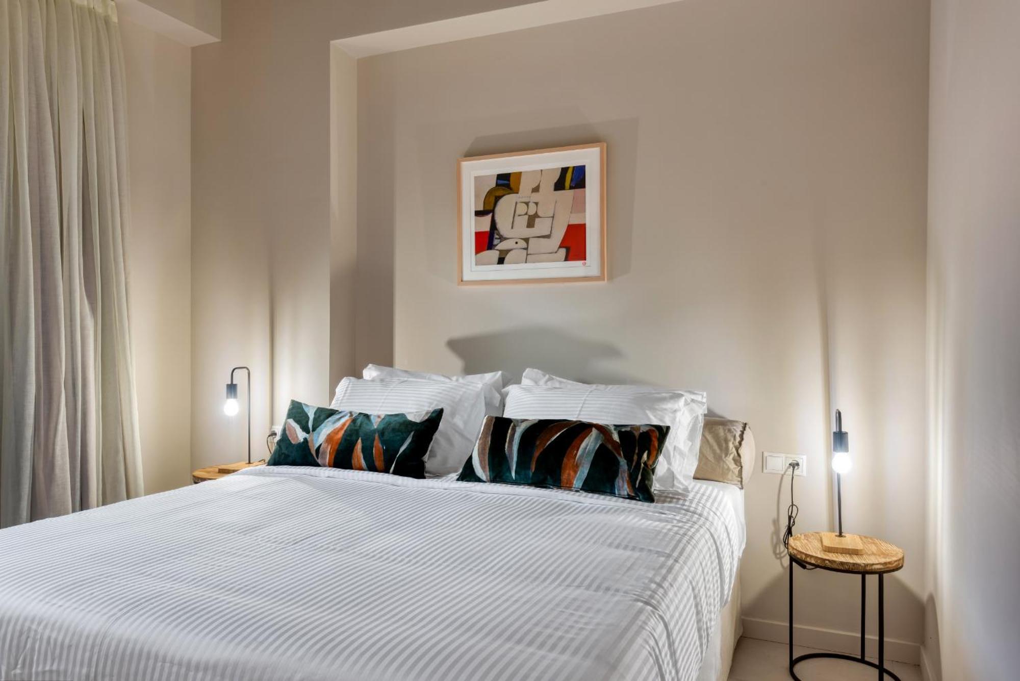 Saronis Suites Saronida 外观 照片