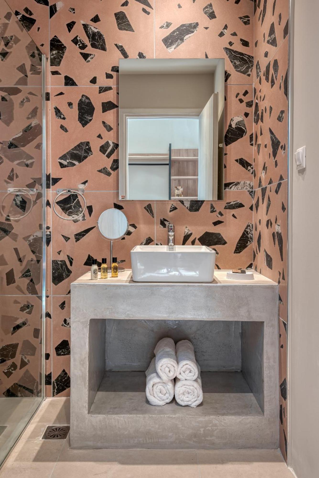 Saronis Suites Saronida 外观 照片
