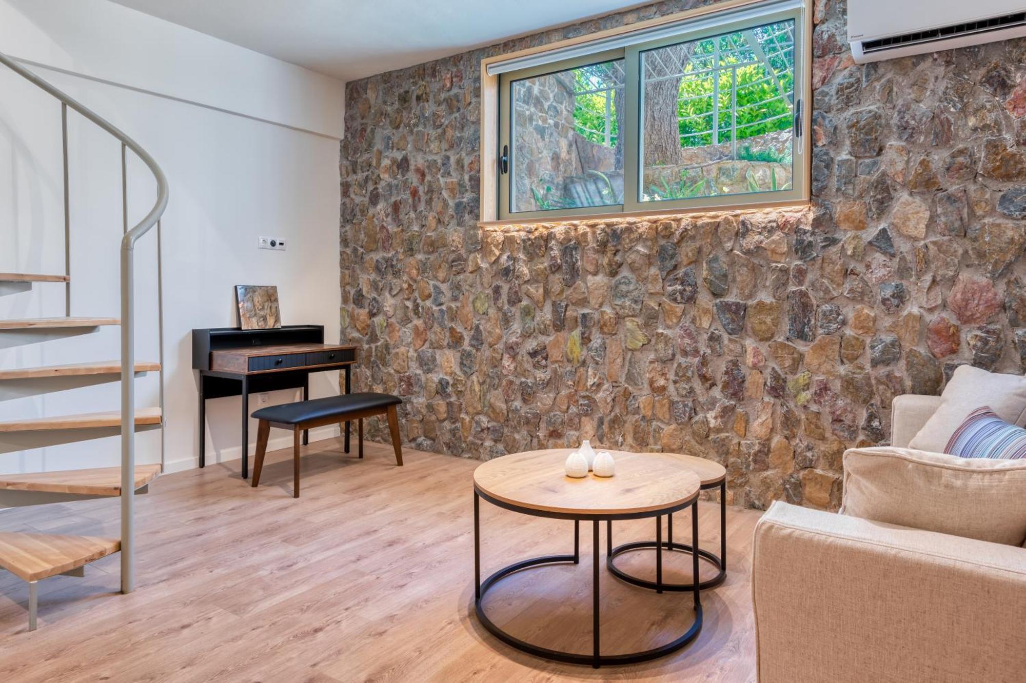 Saronis Suites Saronida 外观 照片